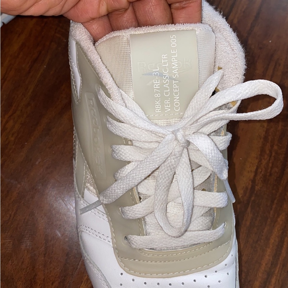 Unique Reebok Classics - Picture 4 of 9